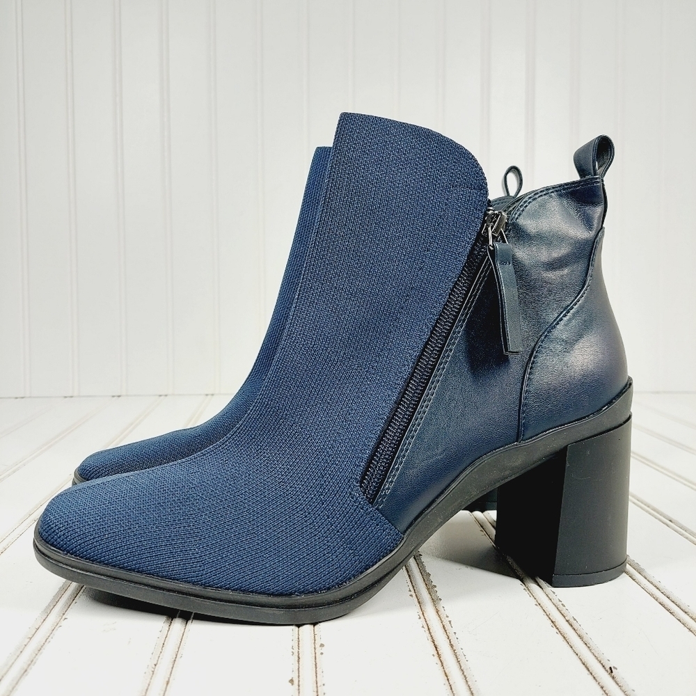 NEW  Me Too Women's Beck Bri Blue Side Zip Block Heel Ankle Bootie M600